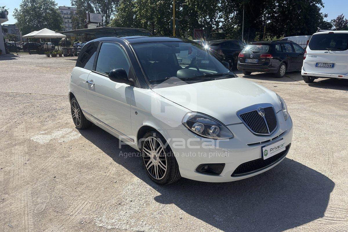 LANCIA Ypsilon 1.3 MJT 75 CV Versus