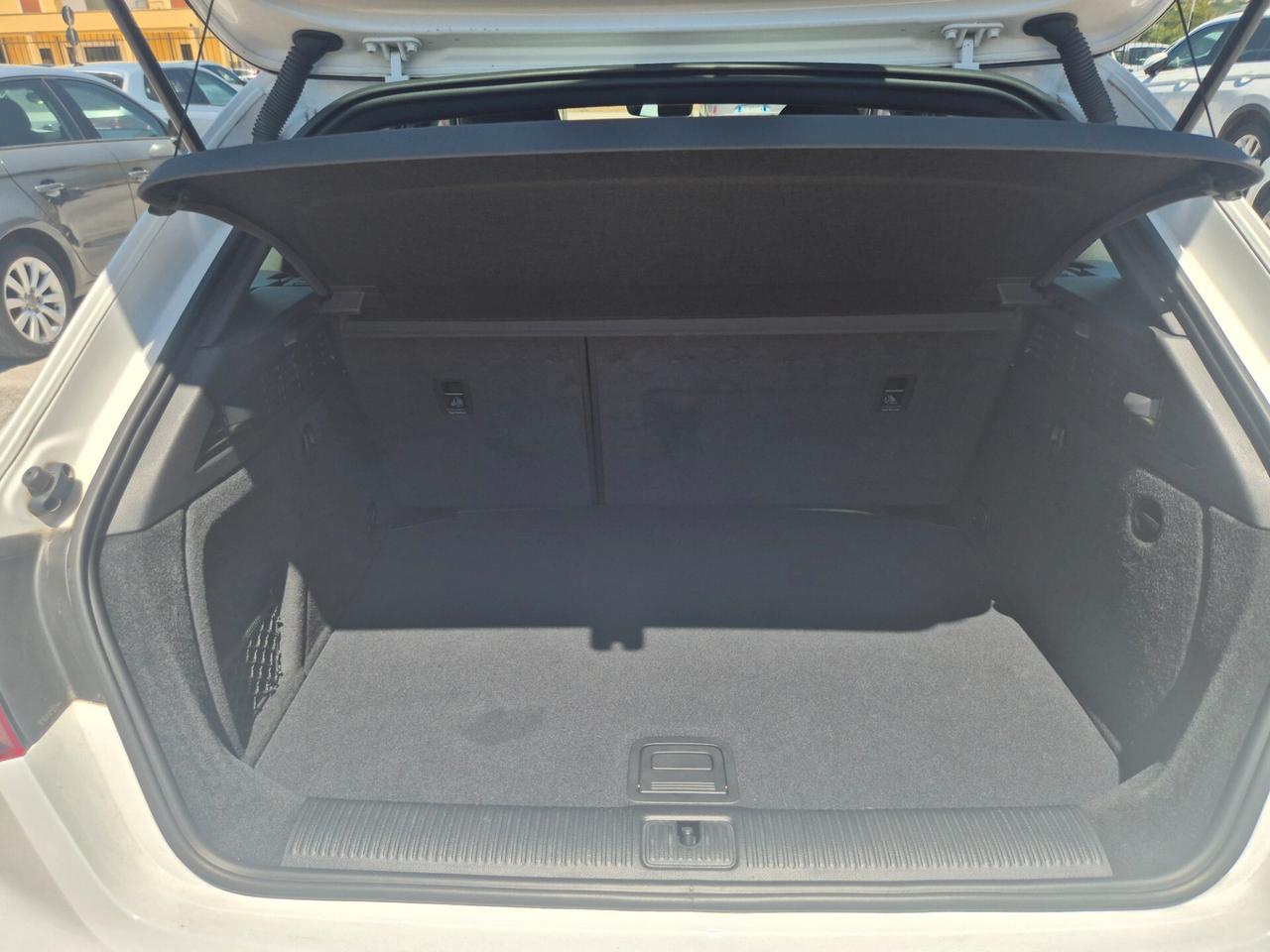 Audi A3 SPB 2.0 TDI S tronic S-LINE