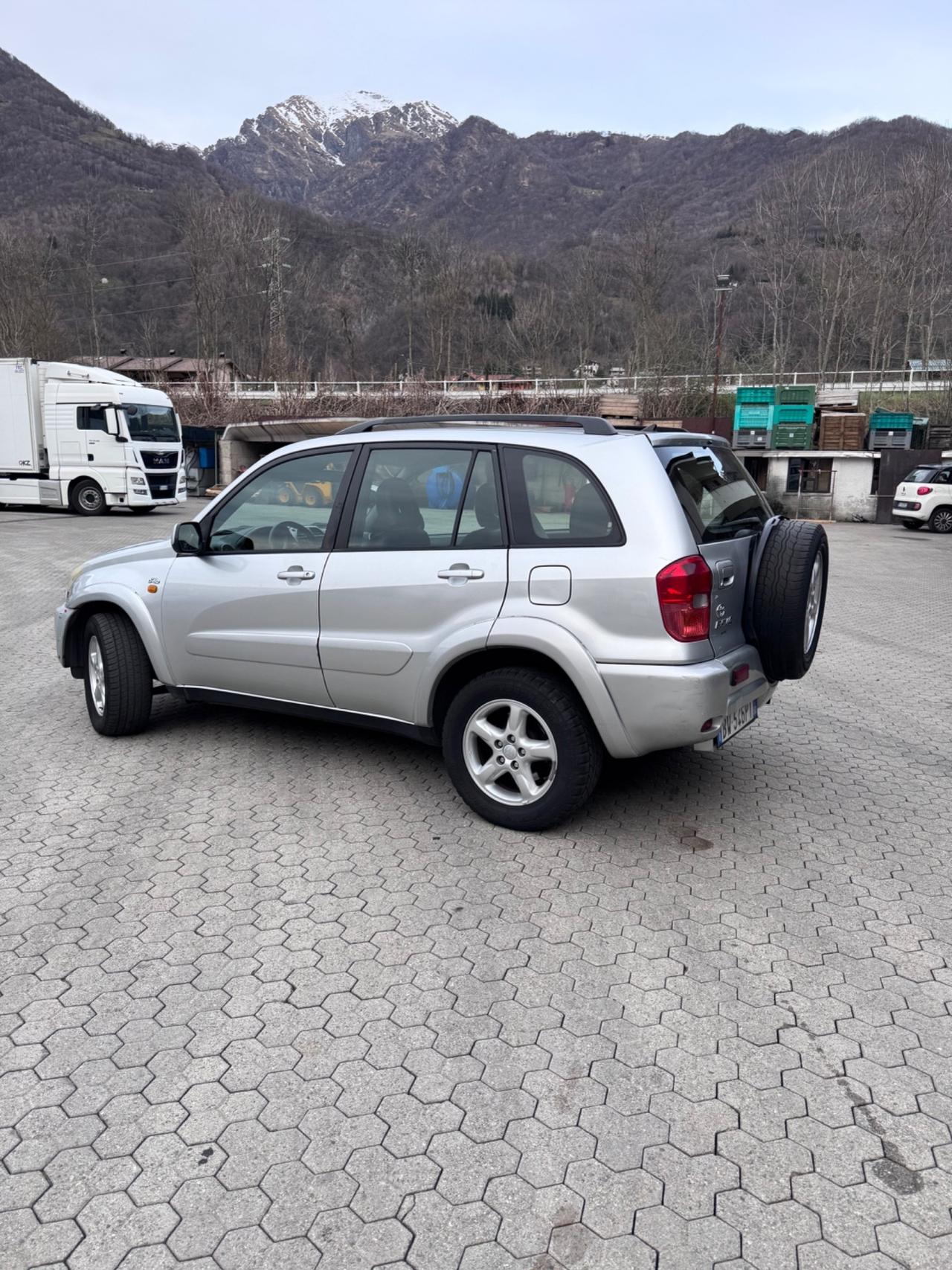 Toyota RAV 4 RAV4 2.0 Tdi D-4D cat 5 porte Sol