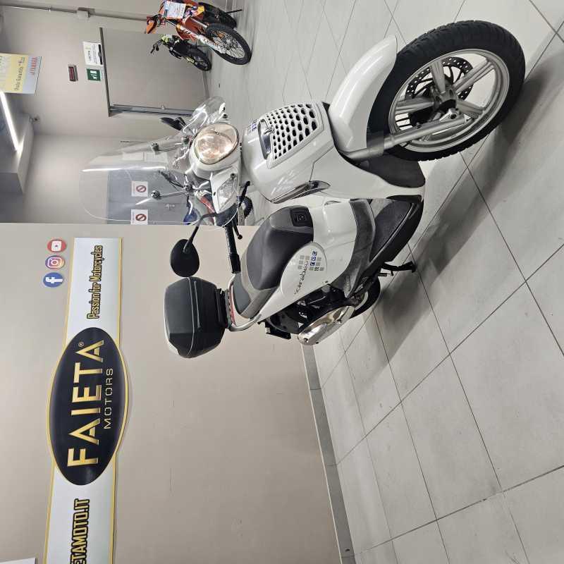 Aprilia Scarabeo 125 i.e. - 2011