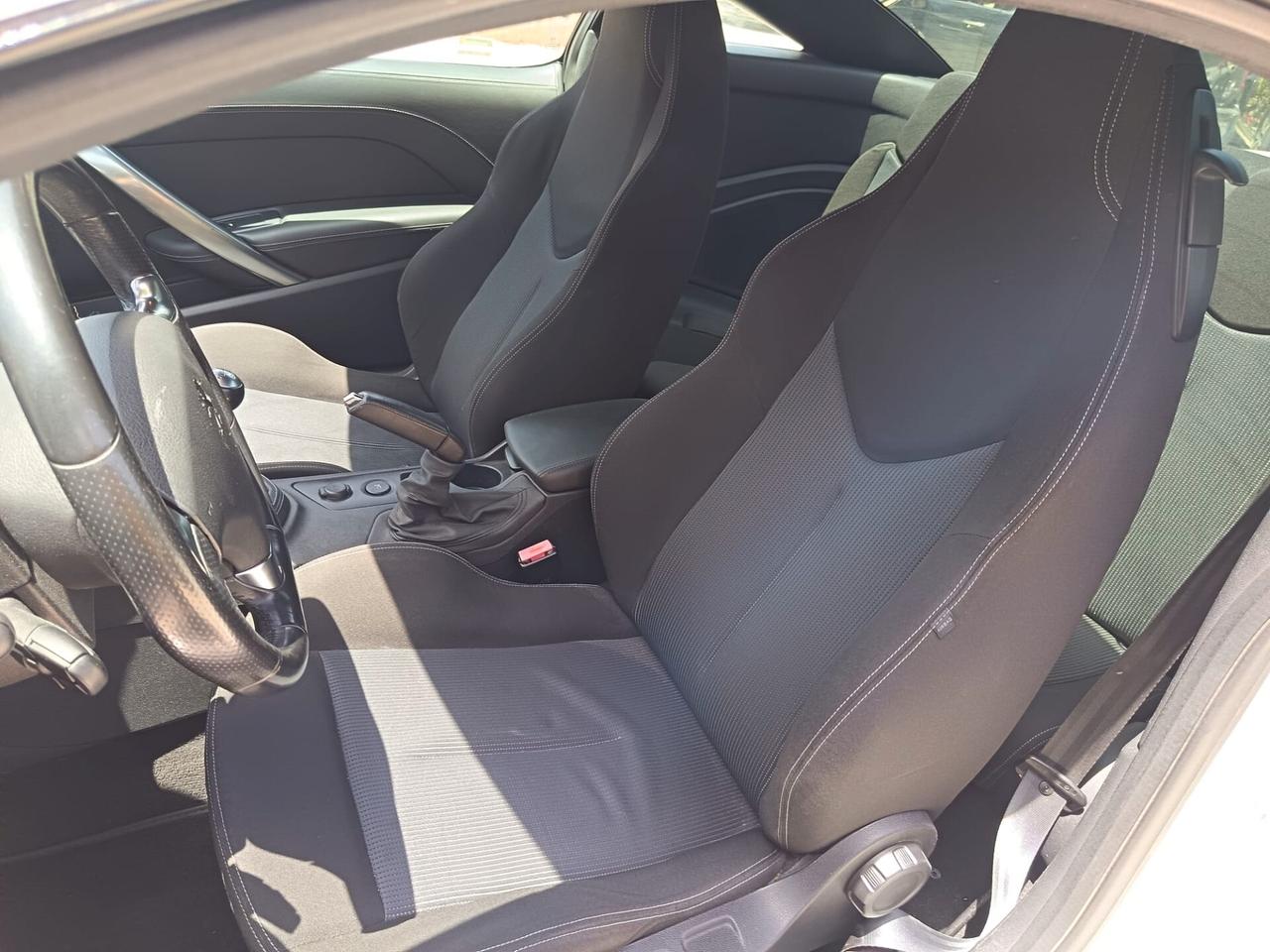 Peugeot RCZ 2.0 HDi 163CV