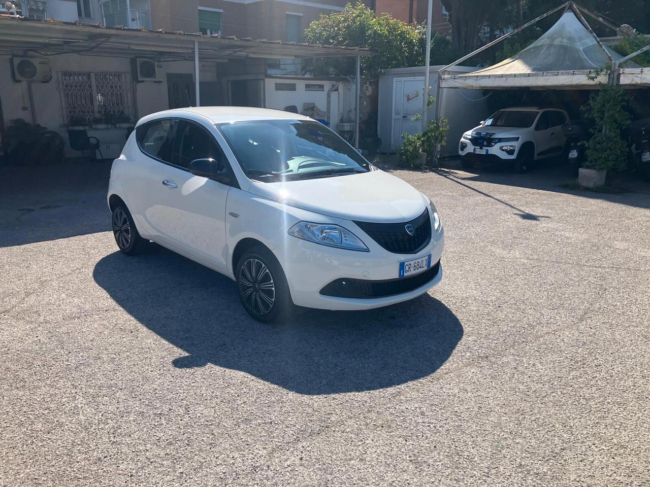 LANCIA YPSILON 1.0 70cv 5 Porte S&S Hybrid Silver Plus