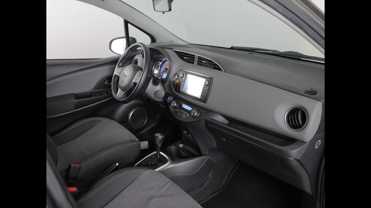 TOYOTA Yaris III 2015 - Yaris 5p 1.5h Active my16