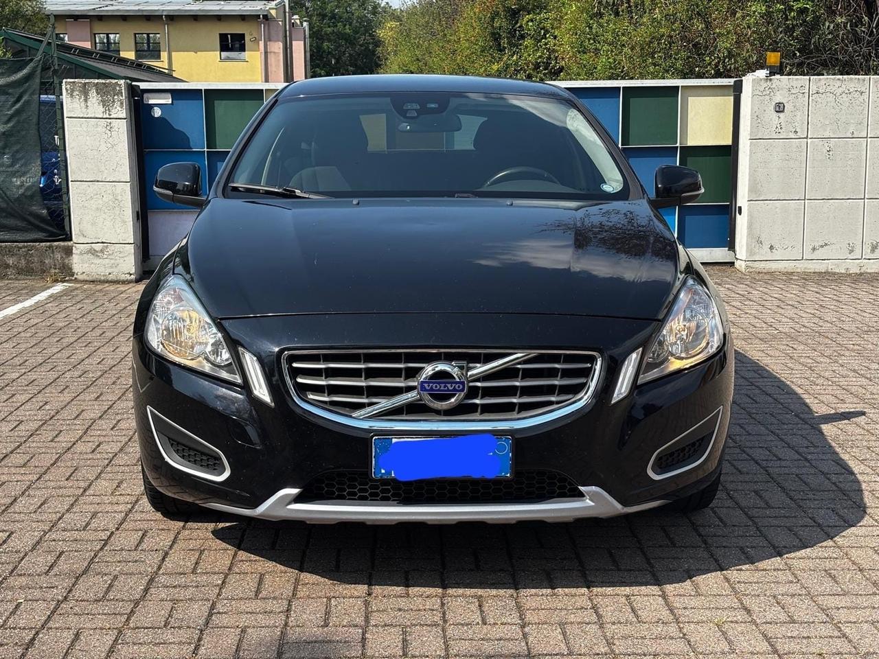 Volvo V60 D3 Geartronic Summum ..CELL 320 147 1147 WUATSAPP