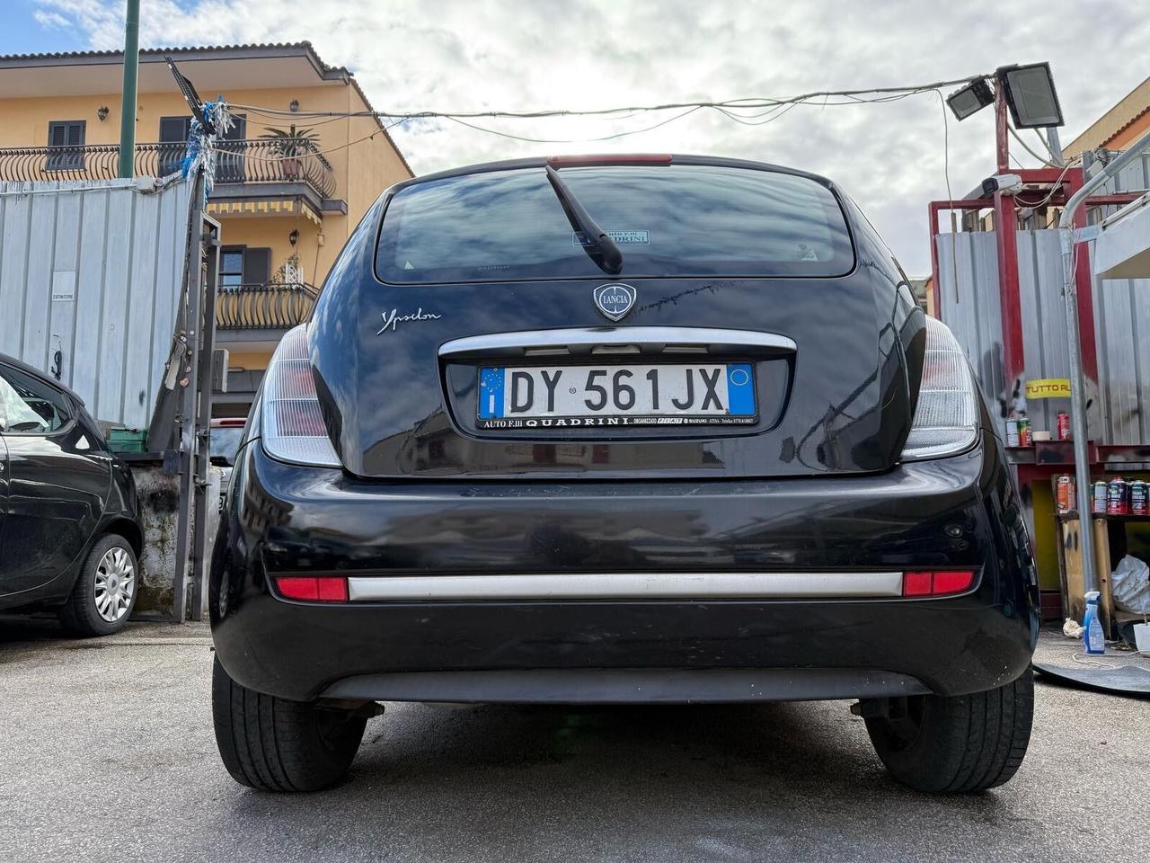 Lancia Ypsilon 1.4 benzina-GPL 2010 182,000Km