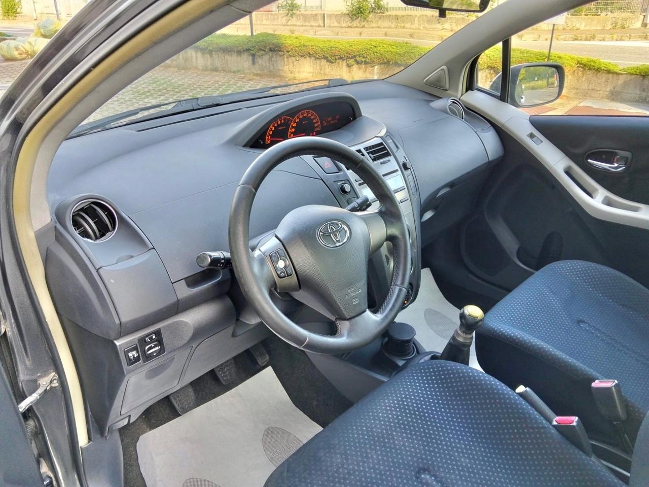 Toyota Yaris 1.0 69Cv 5 Porte*Aux*Clima automatico