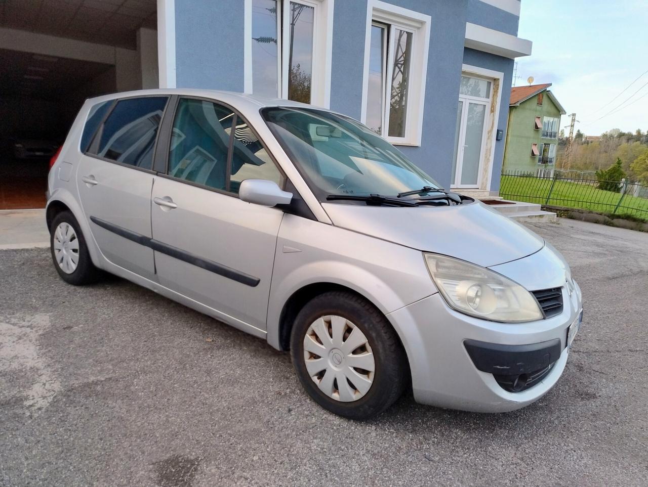 Renault Scenic Scénic 1.5 dCi/105CV Dynamique