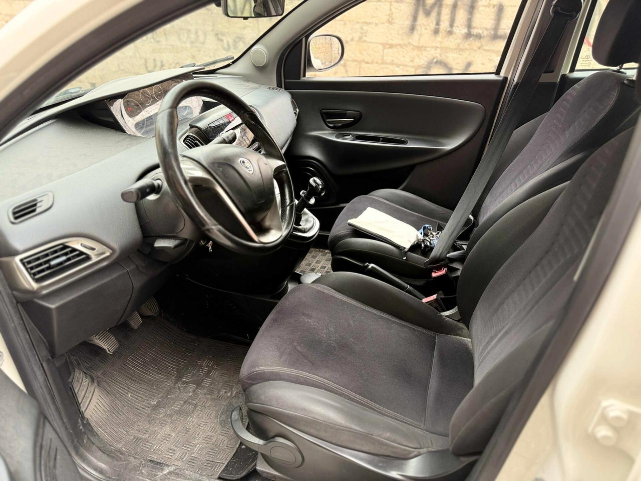 Lancia Ypsilon 0.9 TwinAir 85 CV 5 porte Metano Ecochic Gold