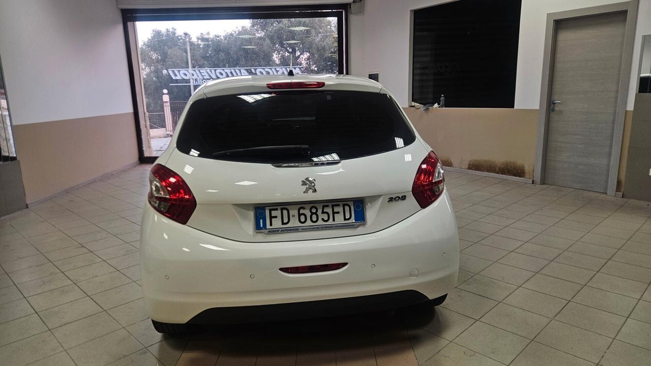 Peugeot 208 1.4 HDi 68 CV 5 porte Allure