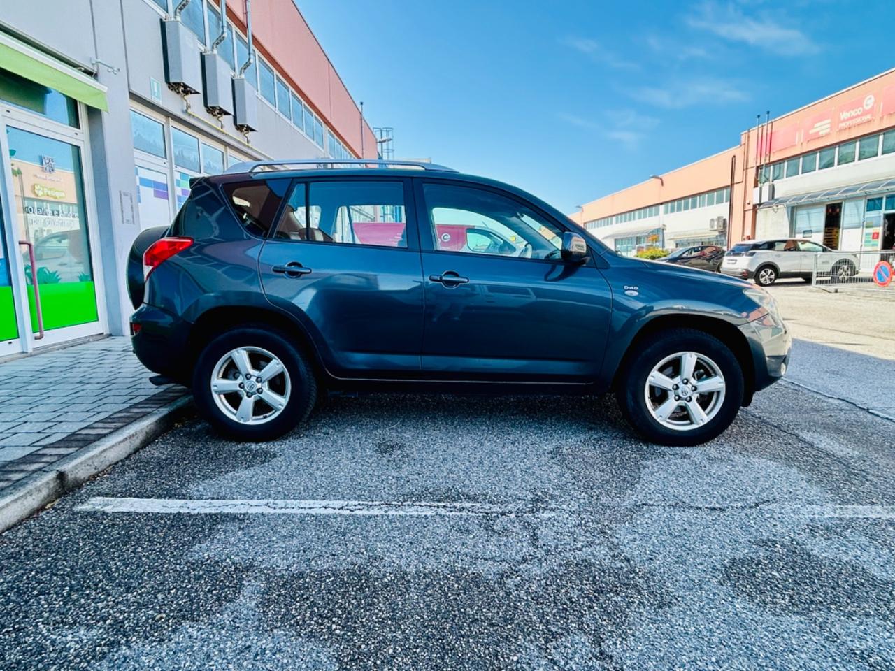 Toyota RAV 4 RAV4 2.2 D-4D 136 CV Luxury