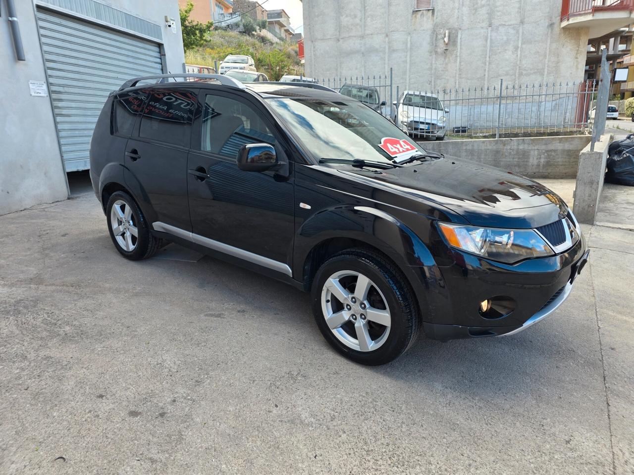 Mitsubishi Outlander 2.0 DI-D Instyle 7 p.ti DPF