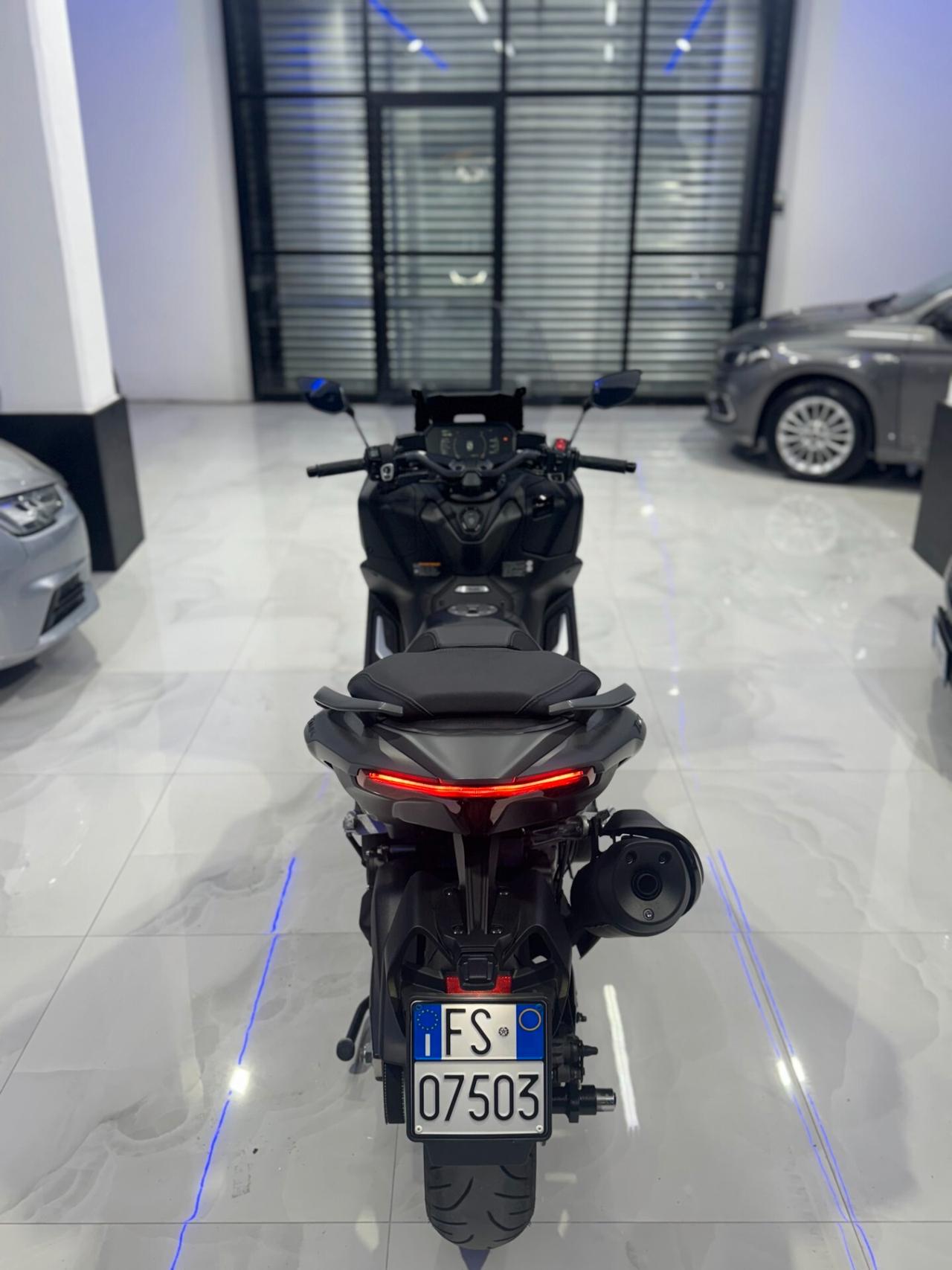 Yamaha T Max 560