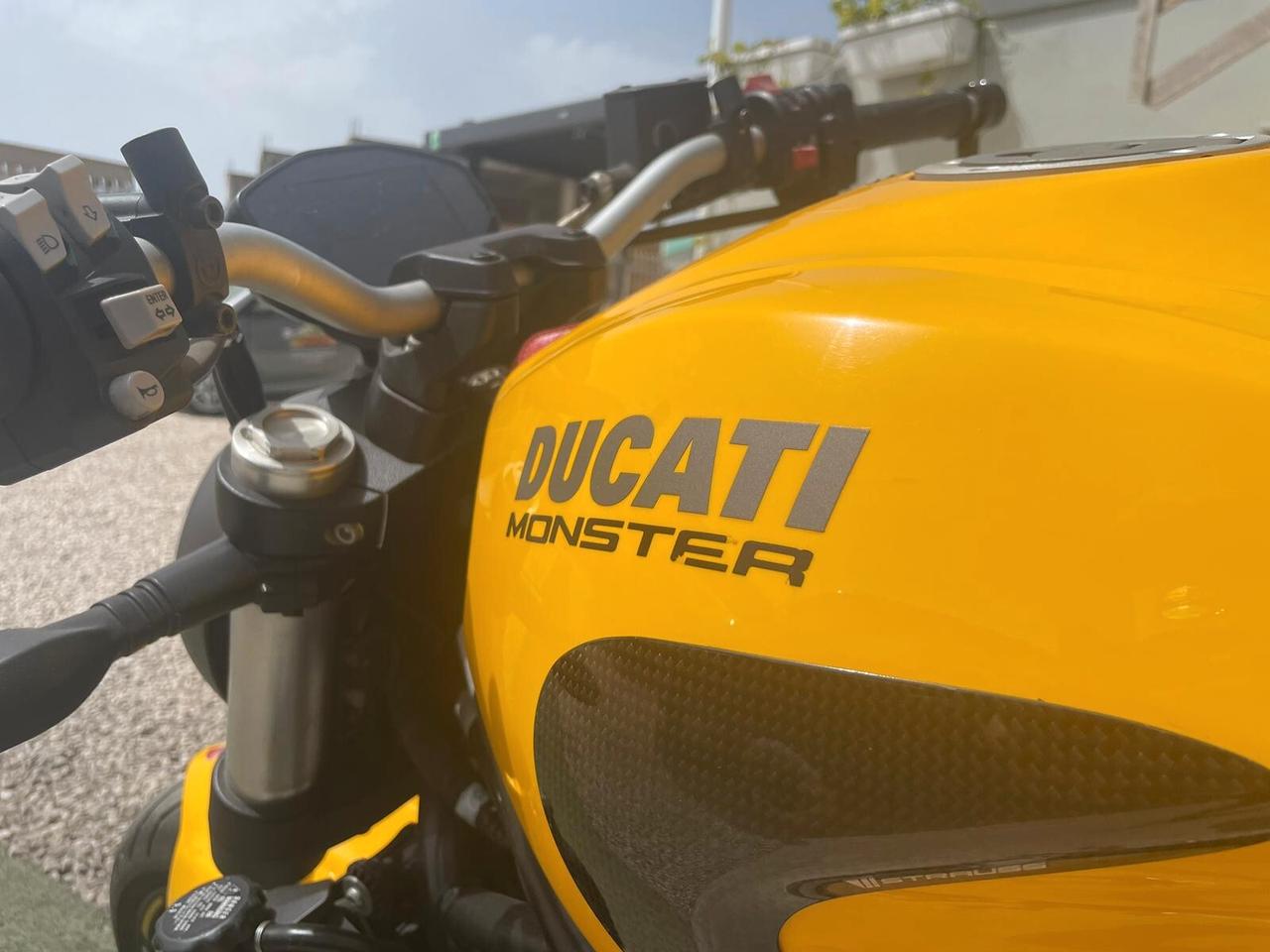 Ducati Monster 821 108 CV