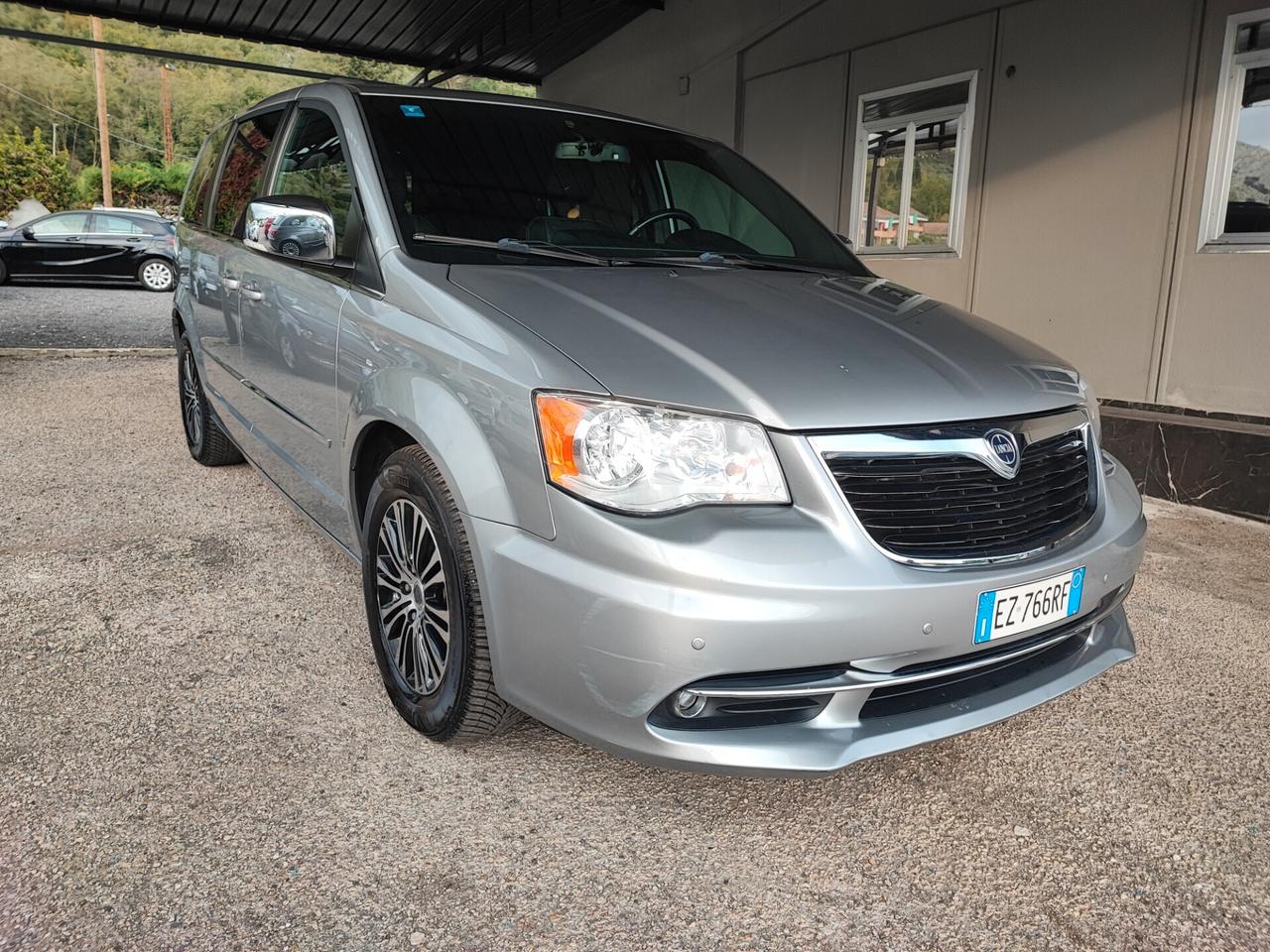 Lancia Voyager 2.8 Turbodiesel Platinum 177 CV