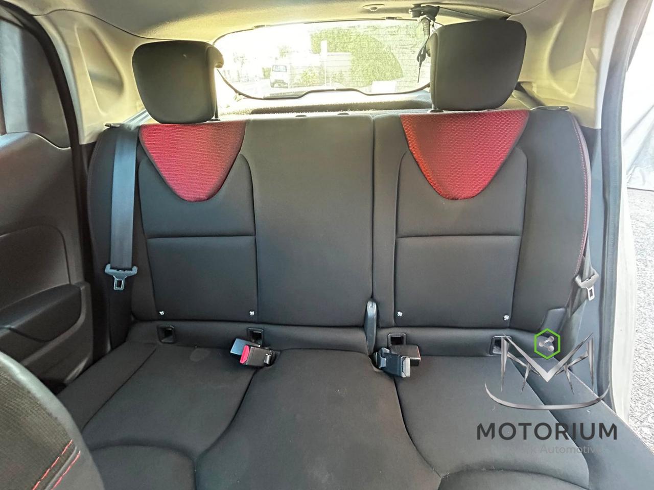 Renault Clio 5P Duel