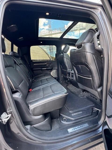 DODGE RAM 1500 LIMITED CREW CAB 4x4 5.7L V8
