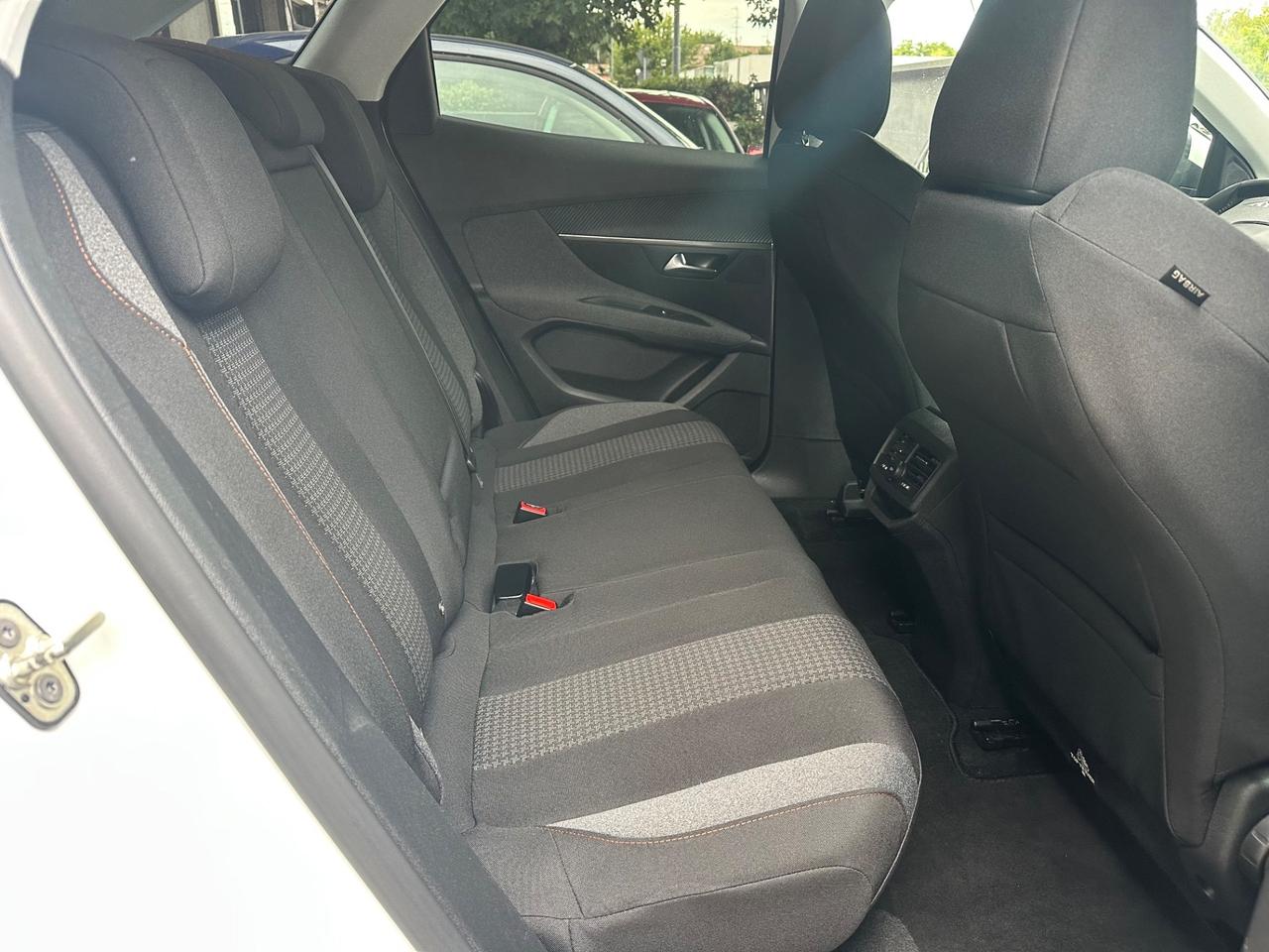 Peugeot 3008 BlueHDi 130 S&S Allure