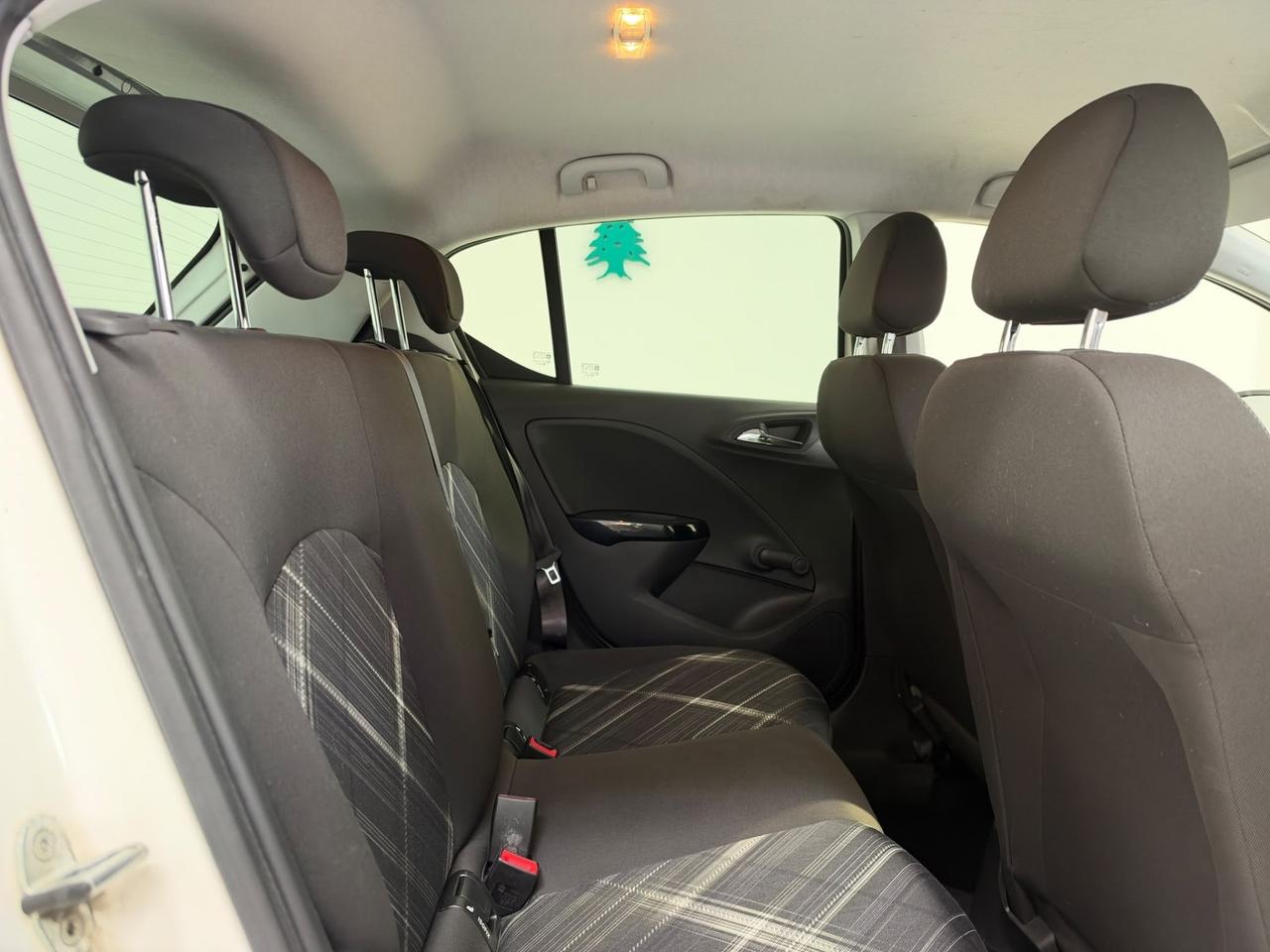 Opel Corsa 1.2 5 porte b-Color