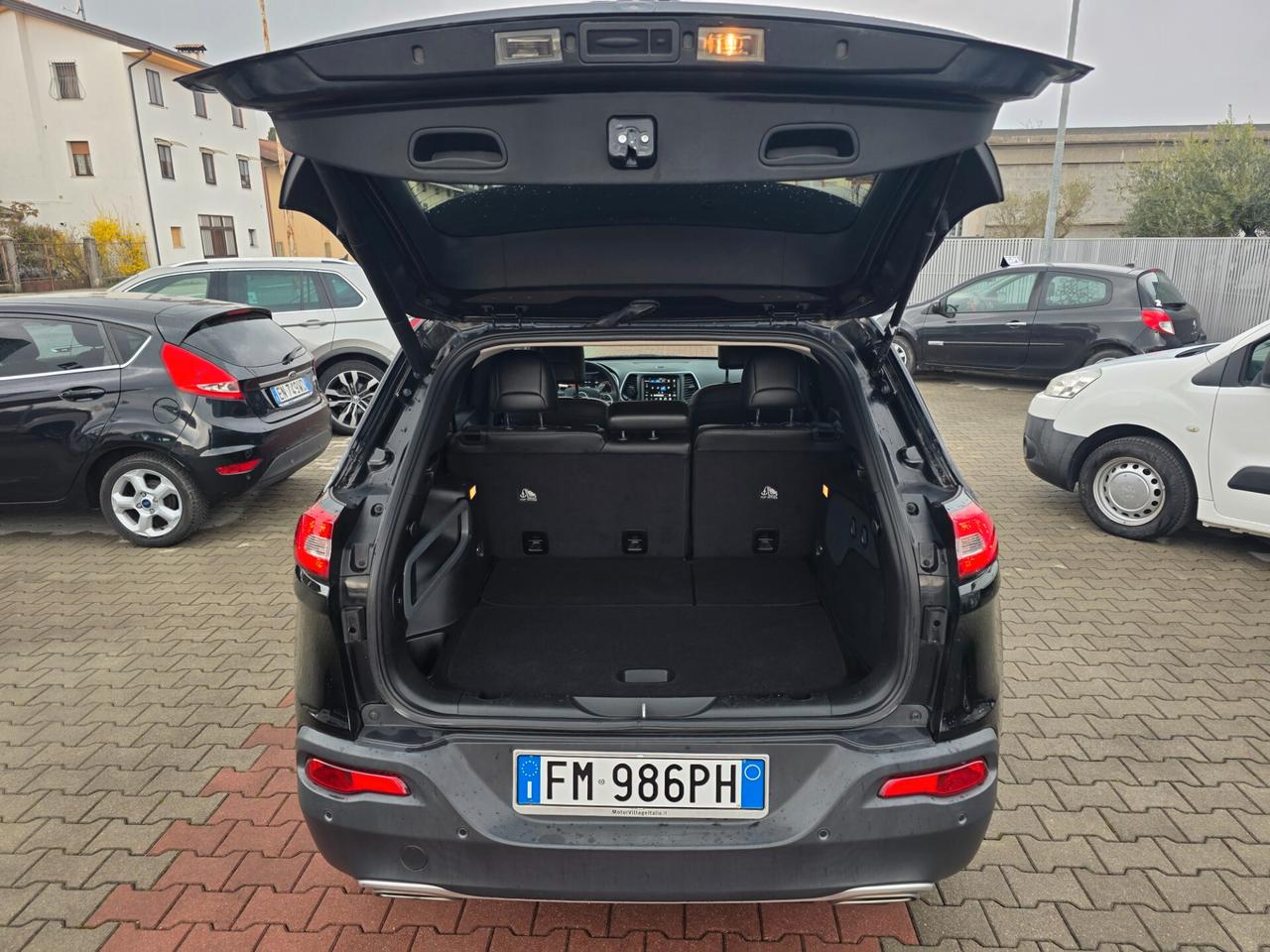 Jeep Cherokee 2.2D 200cv strafull 4WD automatic