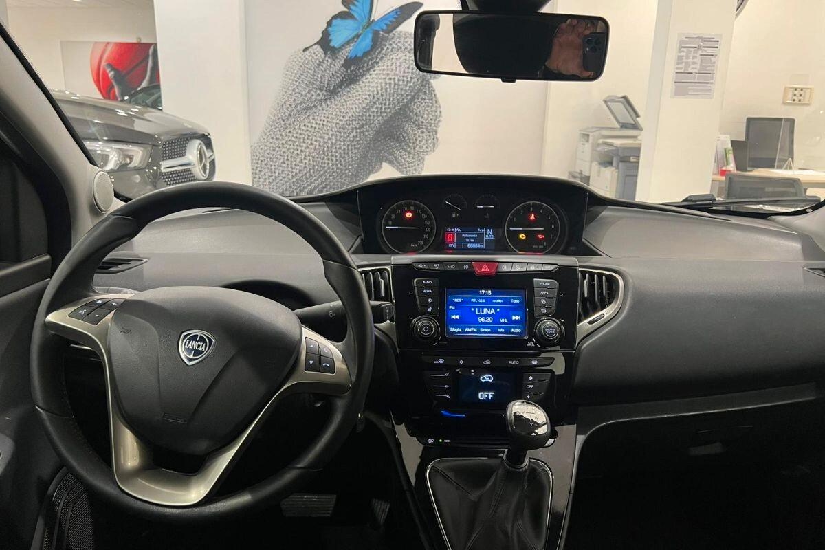 Lancia Ypsilon 0.9 TwinAir 85 CV 5 porte S&S DFN Gold