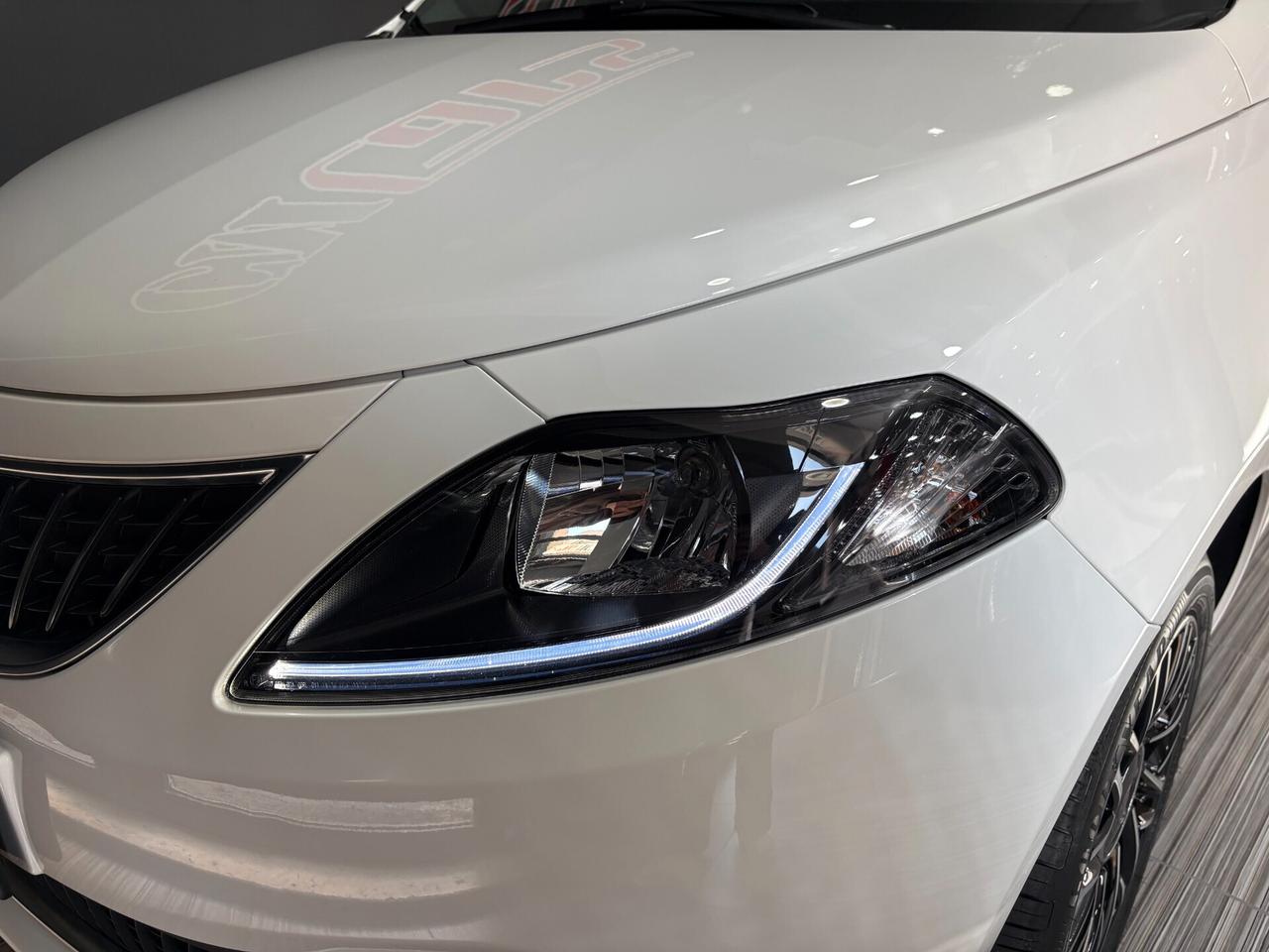 Lancia Ypsilon 1.0 Hybrid 70cv Platino ITALIANA FULL