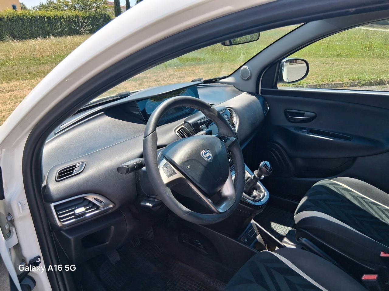 Lancia Ypsilon 1.2 69 CV 5 porte Gold