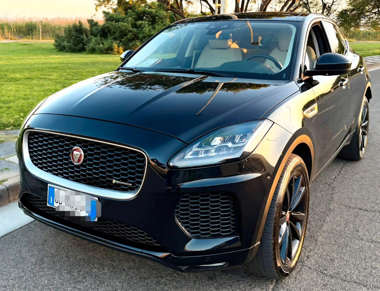 Jaguar E-Pace 2.0D 240 CV AWD aut. R-Dynamic SE