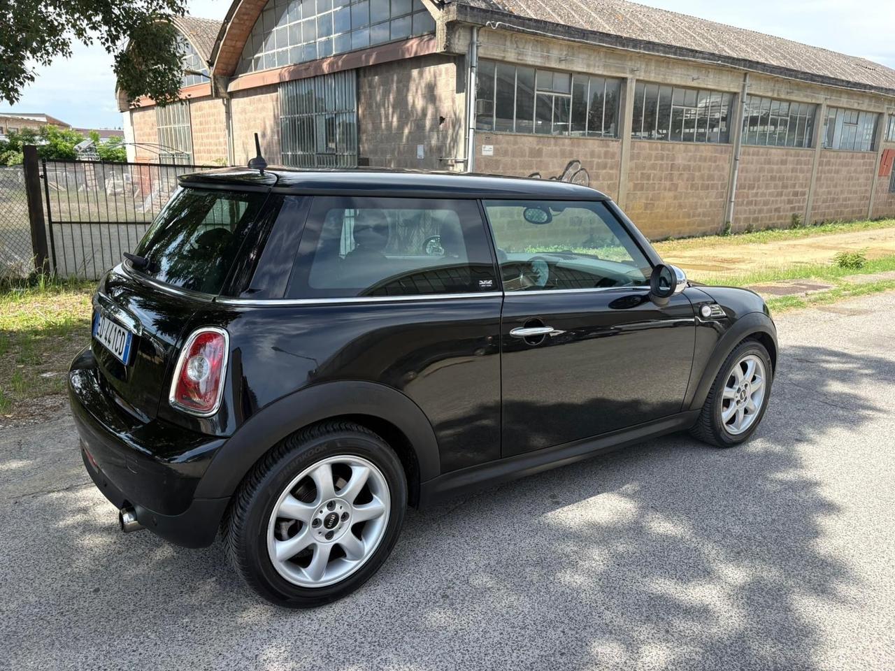 Mini 1.6 benzina 16V One (72kW) 2010 135.000 KM