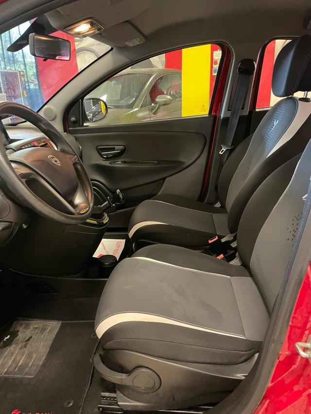 LANCIA Ypsilon 1.2 69 CV 5 porte *ok guida neo patentati*