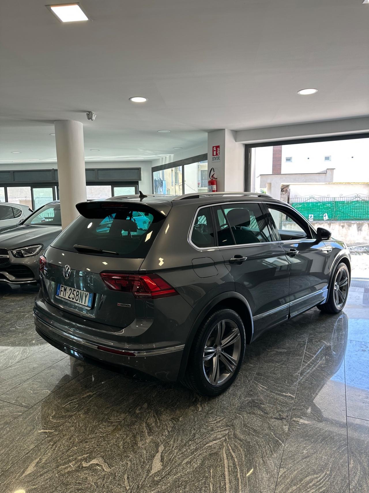 Volkswagen Tiguan 2.0 TDI SCR DSG 4MOTION R-LINE
