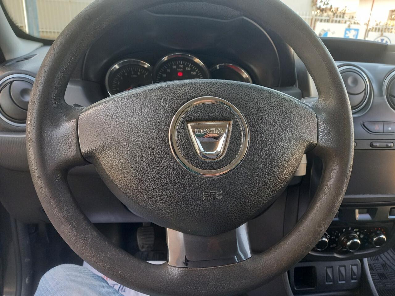 Dacia Duster 1.6 Gpl di Serie 105CV 4x2 Lauréate