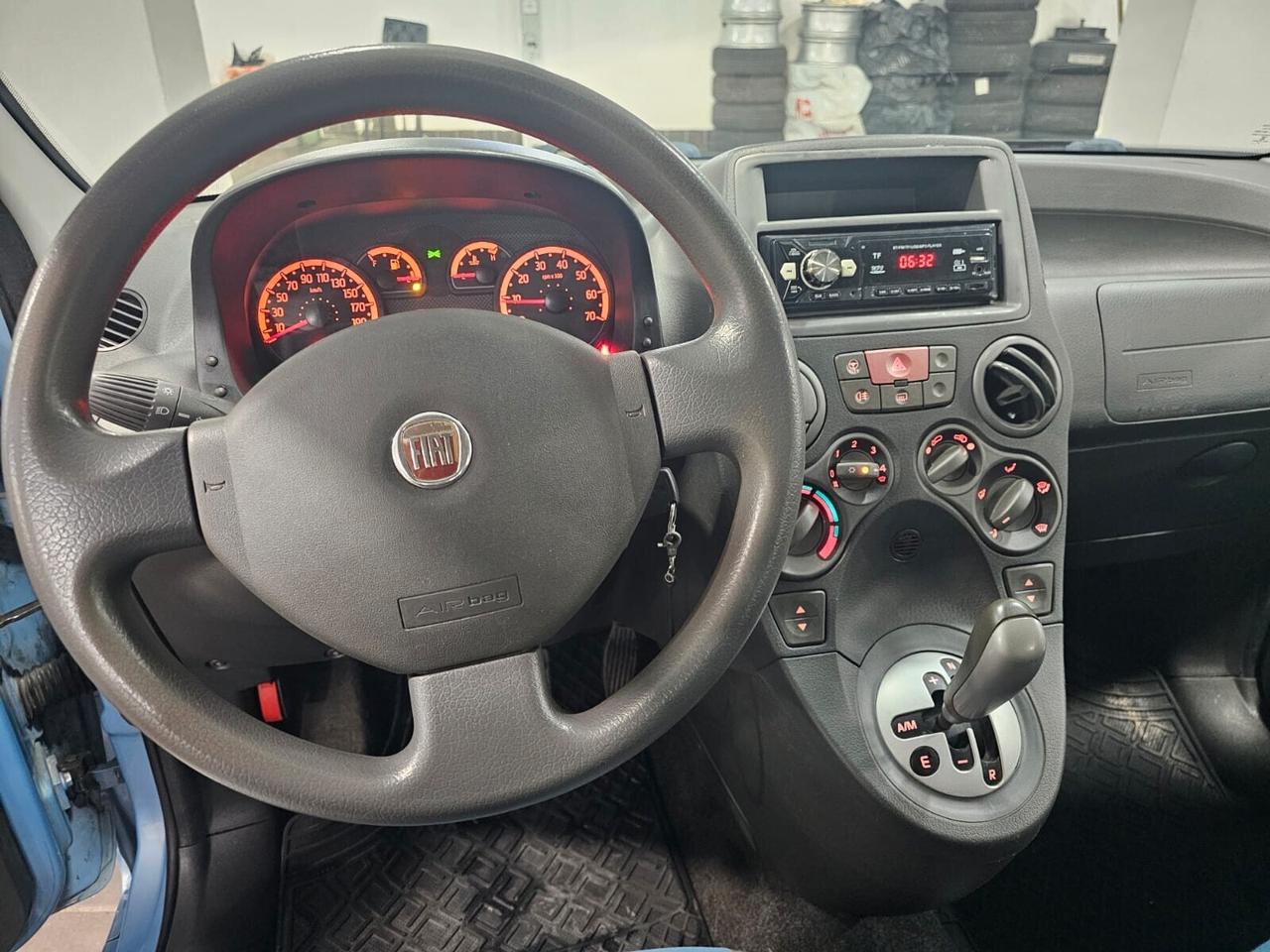 NUOVA FIAT PANDA EMOTION 1.2 DUALOGIC BENZ 60CV - CAMBIO AUTOMATICO