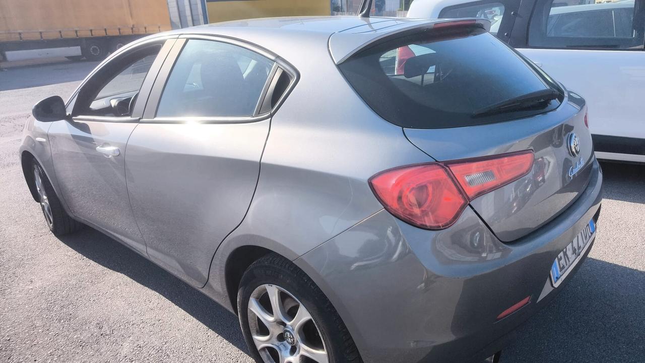 Alfa Romeo Giulietta 1.6 JTDm-2 105 CV Distinctive