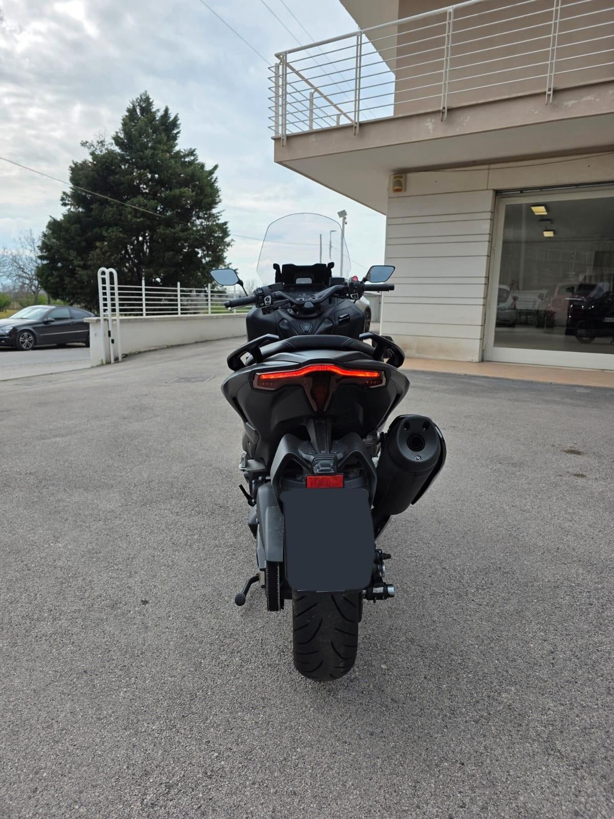 Yamaha T Max 560