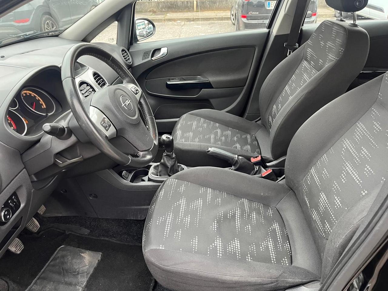 Opel Corsa 1.2 5 porte Club **NEOPATENTATI**