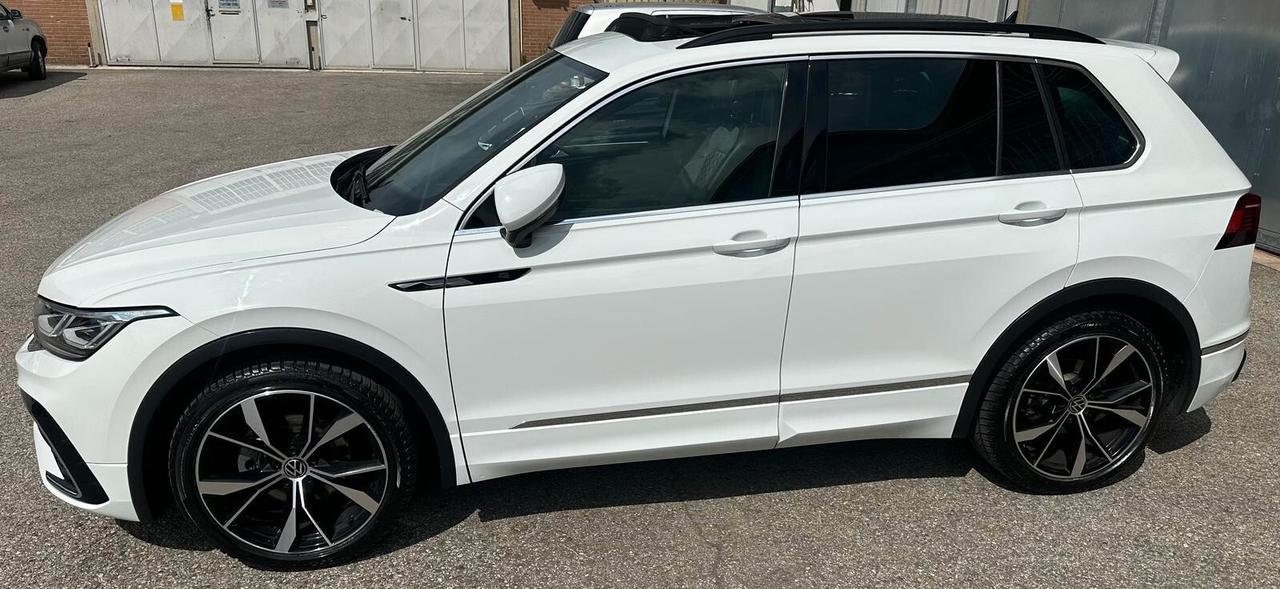 Volkswagen Tiguan 2.0 TDI 150 CV SCR DSG R-Line TETTO APRIBILE