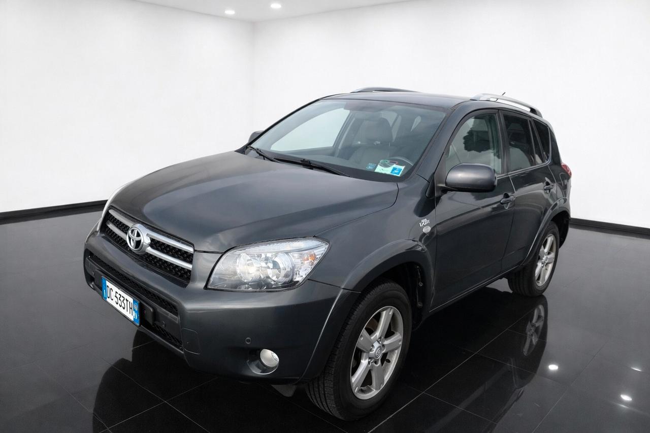Toyota RAV 4 2.2 D-4D 177 CV 4x4 Luxury MOTORE RIFATTO