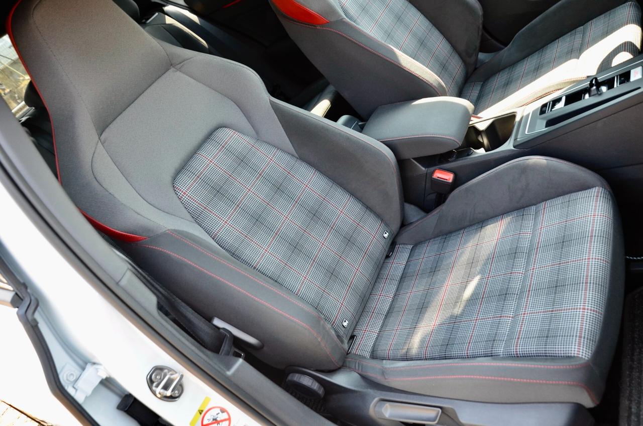 VOLKSWAGEN GOLF 5p 2.0 TSI GTI PERFORMANCE 245cv DSG, UNICOPROPRIETARIO, EURO 6D, UFF ITALIANA, SERVICE UFF VW, DCC, 19", FARI IQ LED, PERMUTE