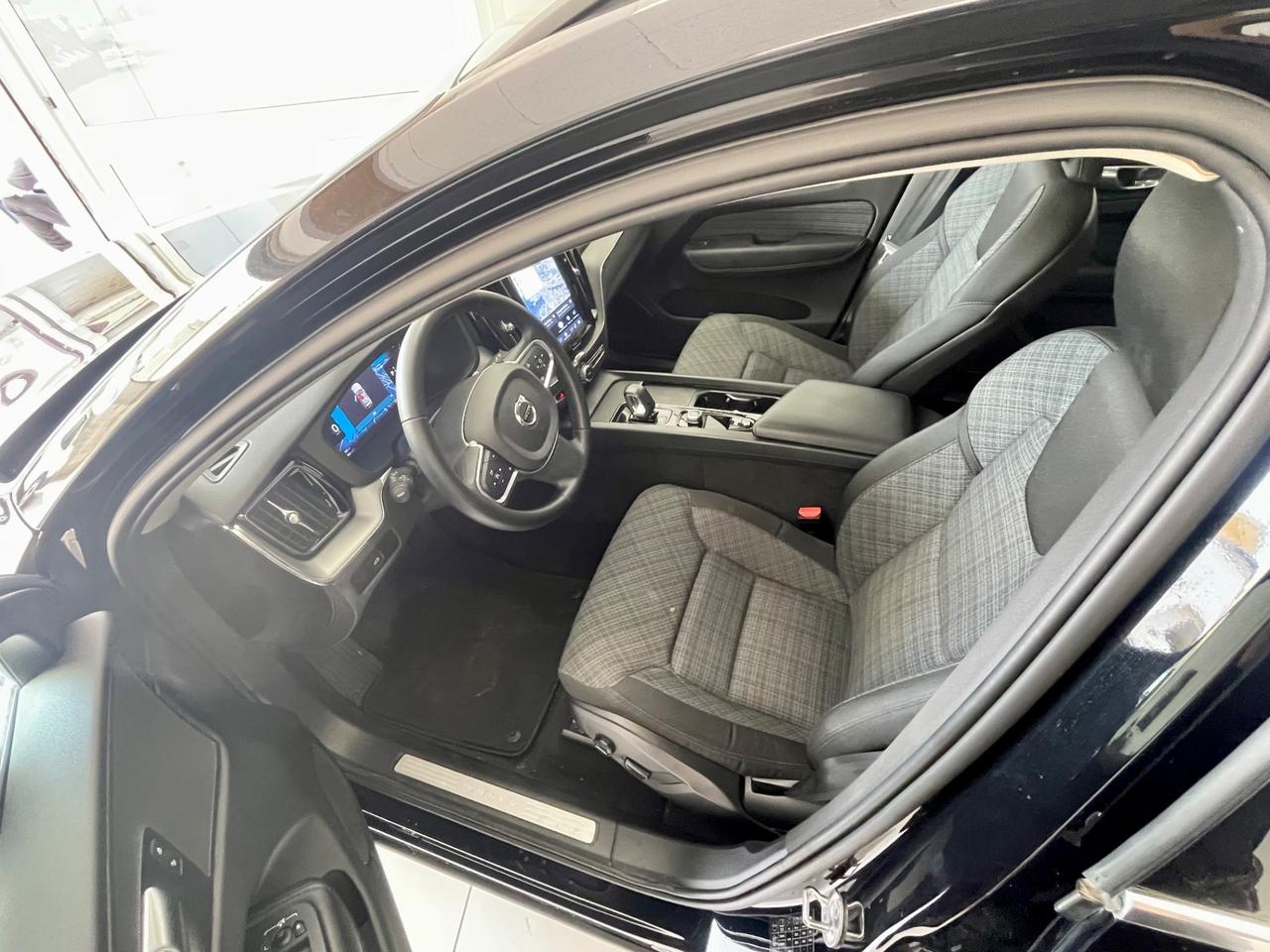 Volvo XC 60 XC60 B4 (d) automatico Plus Bright(COME NUOVA)