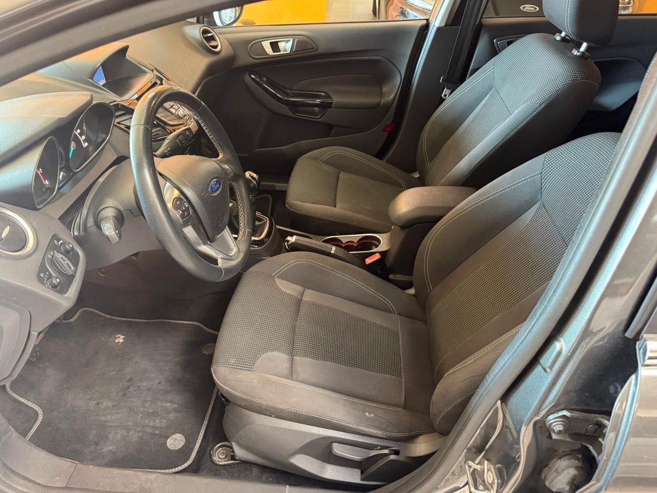 Ford Fiesta 1.2 60CV 5 porte Black & White Edition