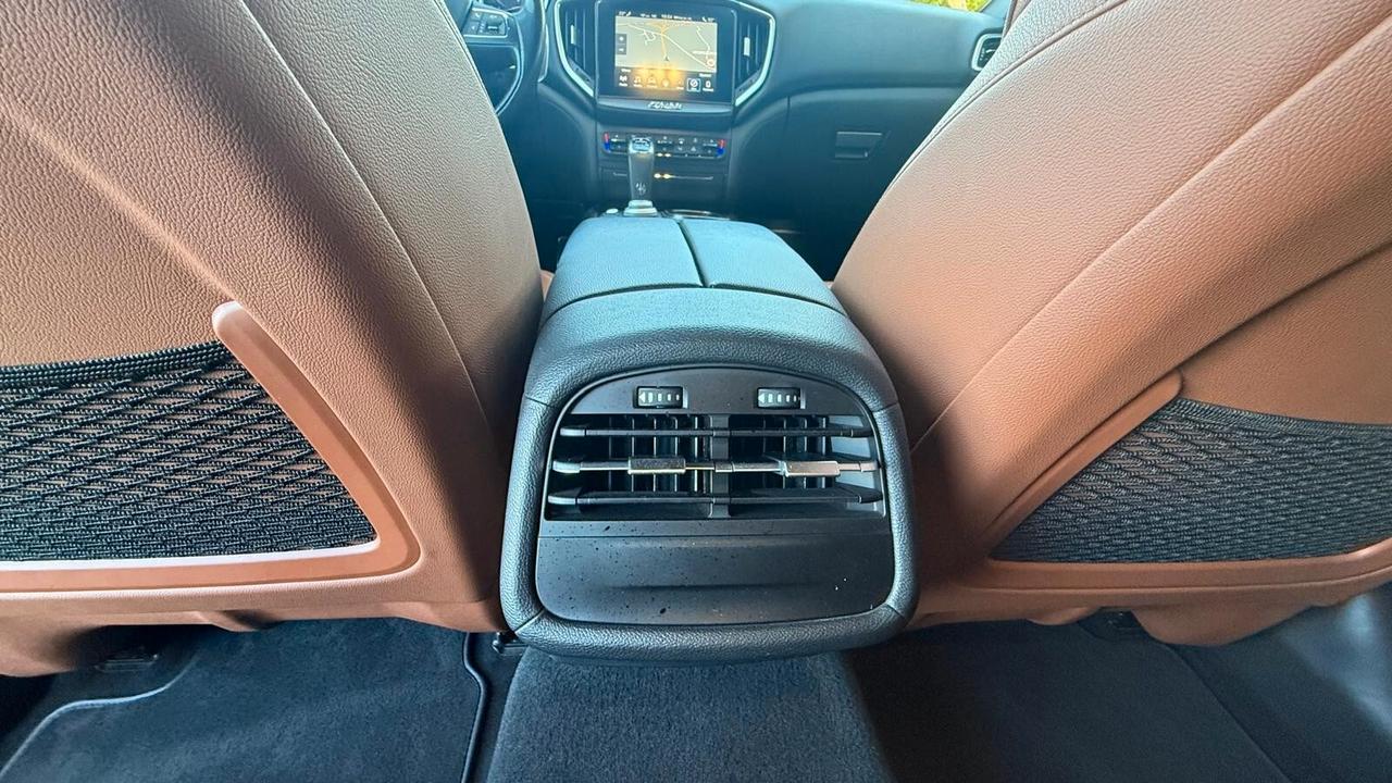 Maserati Ghibli V6 Diesel Gransport