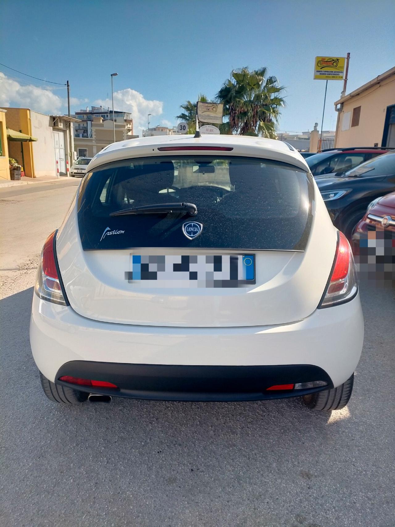 Lancia Ypsilon 1.2 69 CV 5 porte Silver