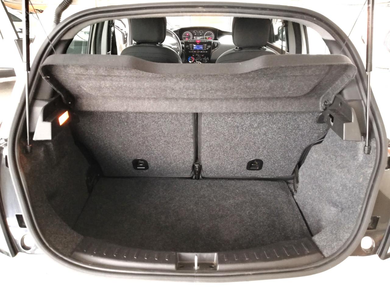 Lancia Ypsilon 1.0 FireFly 5 porte S&S Hybrid Ecochic Silver Unico Proprietario