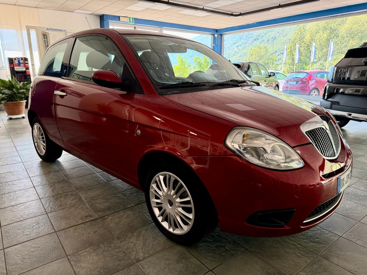 Lancia Ypsilon 1.3 MJT 75 CV Oro-CAMBIO AUTOMATICO-
