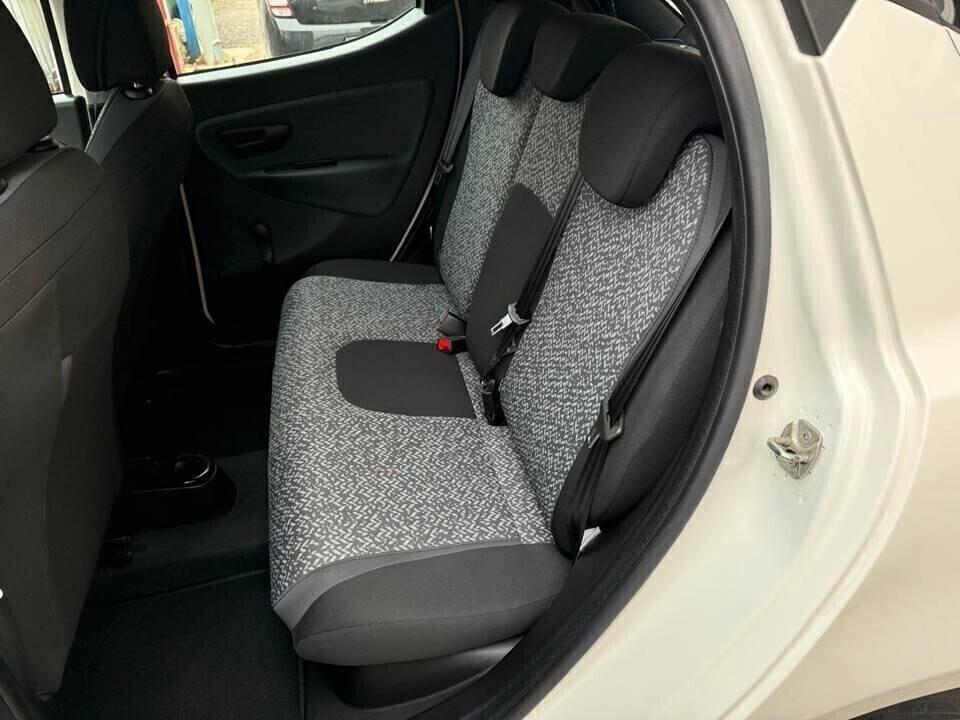 Lancia Ypsilon 1.0 FireFly 5 porte S&S Hybrid Ecochic Silver