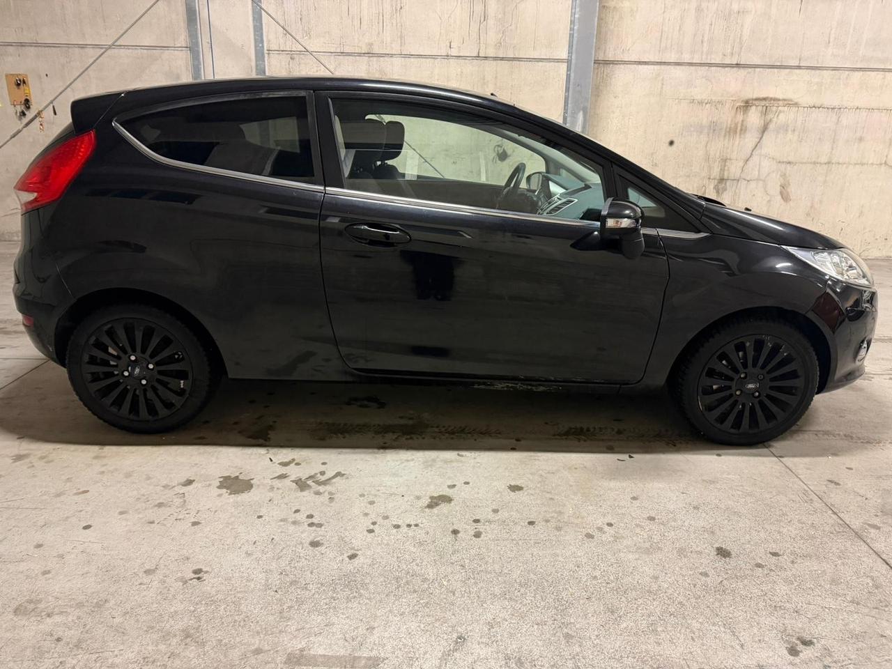 Ford Fiesta 1.4 TDCi 3pTitanium GARANZIA 12 mesi