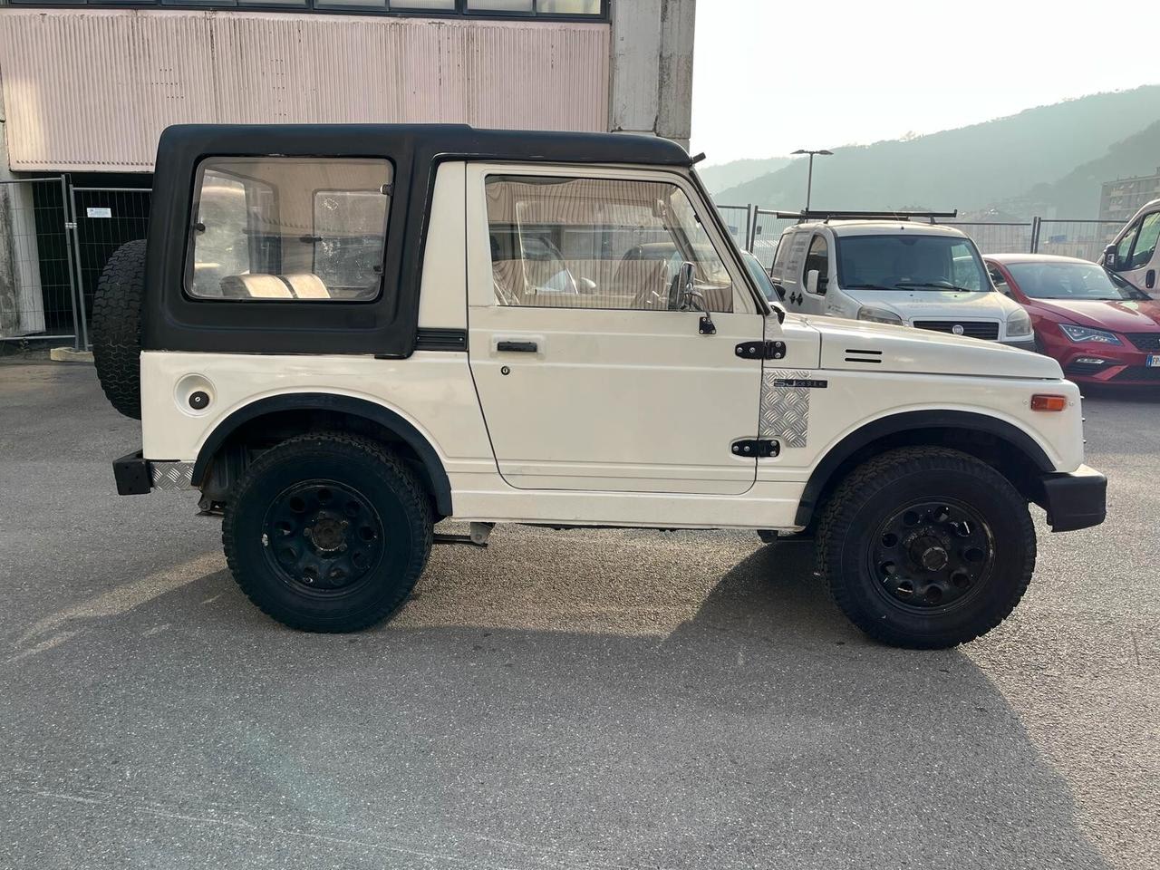 Suzuki SJ 410 SJ410 De Luxe 4x4