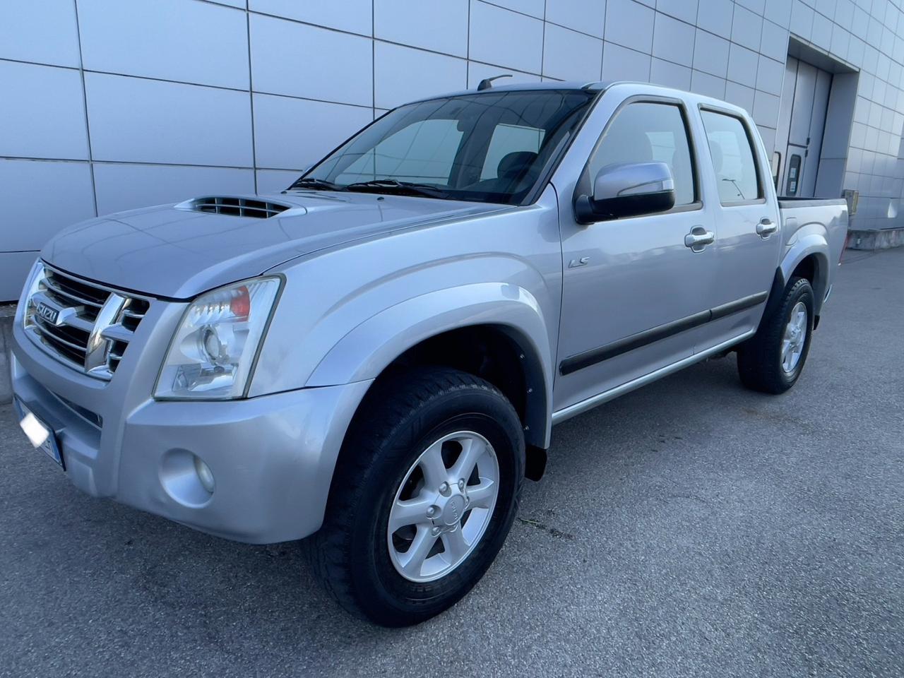 Isuzu D-Max 3.0 TD cat Crew Cab 4WD Pup. LS SI PERMUTE