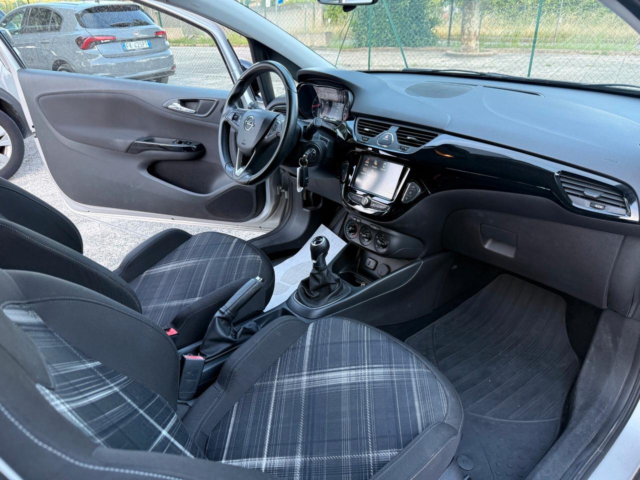 " UNA CHICCA " Opel Corsa 1.4 90CV GPL Tech
