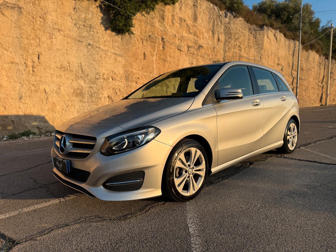 Mercedes B180 SPORT/1500 110CV/FULL LED/CERCHI 17